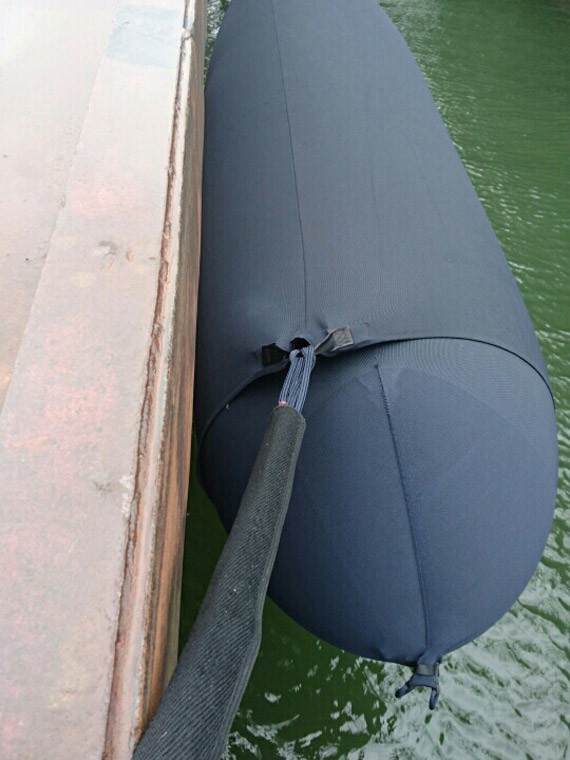 KIT PARE-BATTAGE GRIS ANTHRACITE FENDERTEX® (23 à 30 pieds) KIT PARE-BATTAGE GRIS ANTHRACITE FENDERTEX® (23 à 30 pieds)